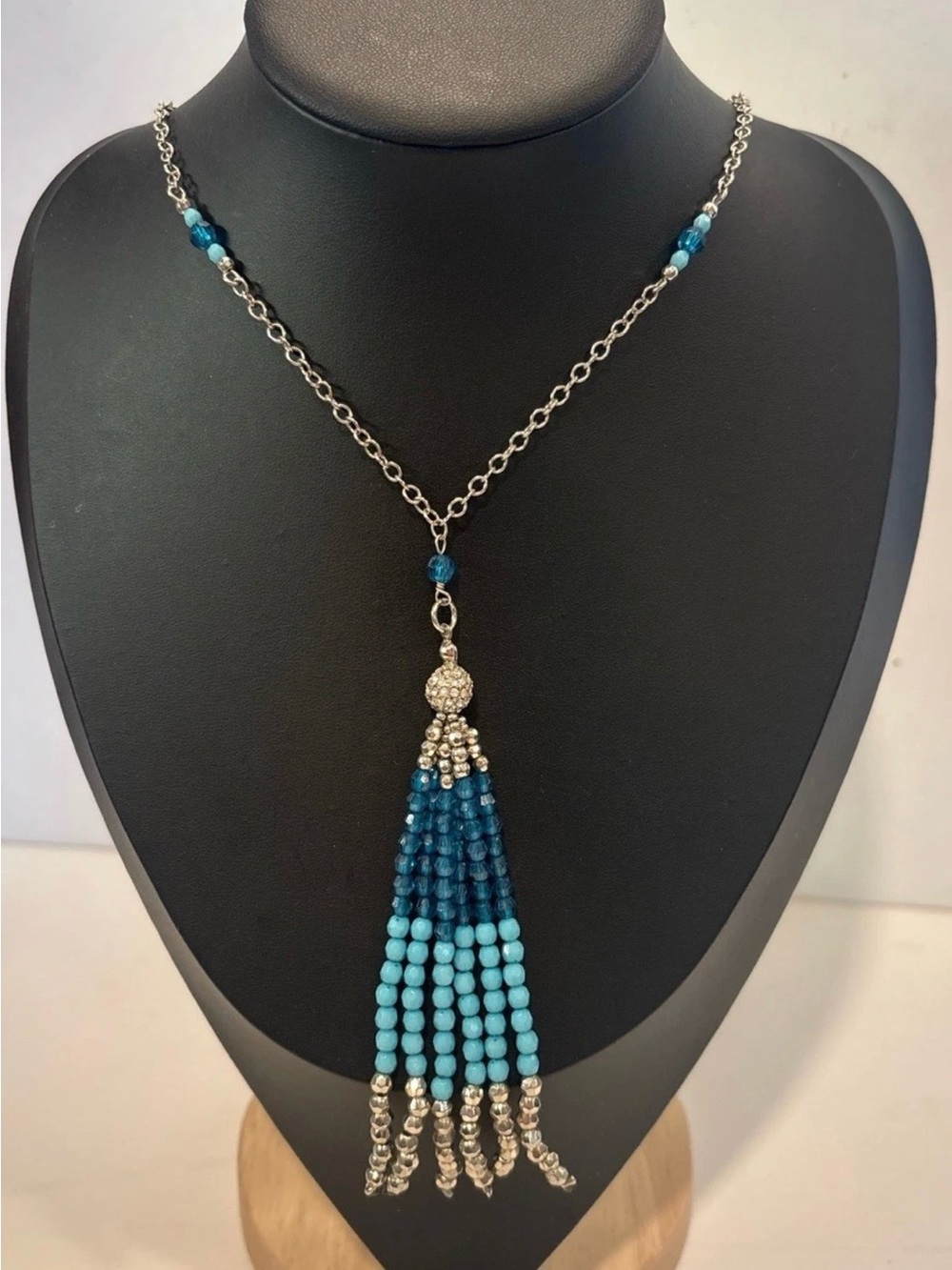 Vintage Ombre Blue Beaded Tassel Necklace 33” Long Silver Tone Chain Boho‎